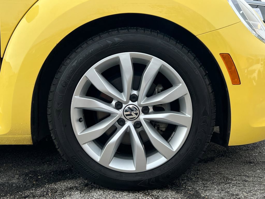 Used 2014 Volkswagen Beetle TDI image 10