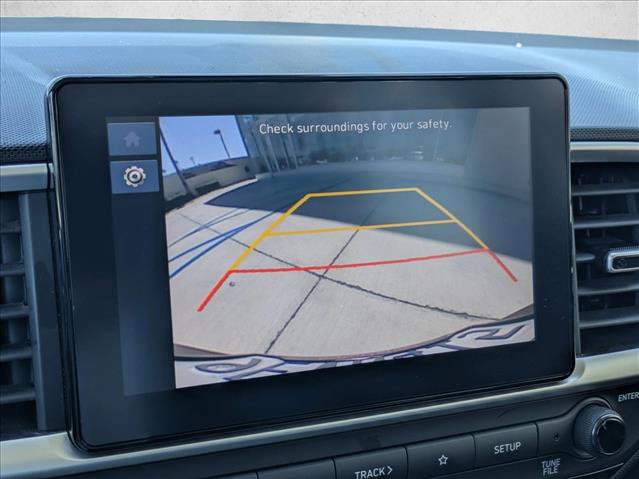 Used 2023 Hyundai Venue SEL FWD image 13