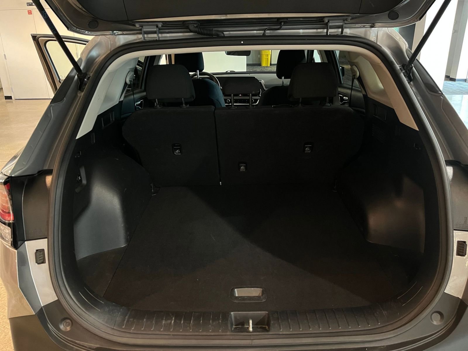 Used 2024 Kia Sportage LX FWD image 31
