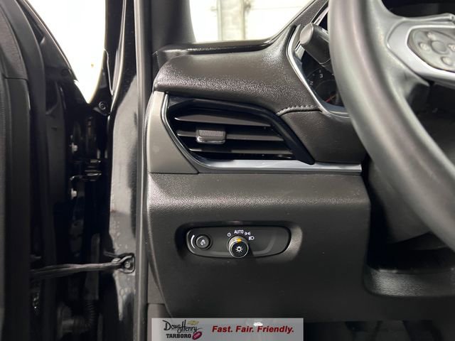 Used 2023 Chevrolet Traverse LT image 30