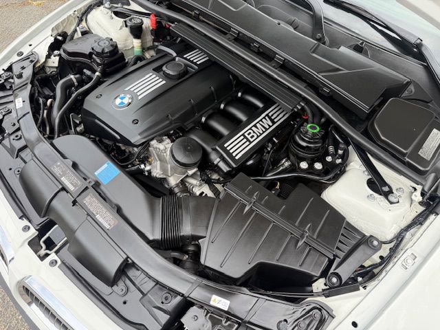 Used 2010 BMW 328i Convertible w/ Premium Pkg image 12