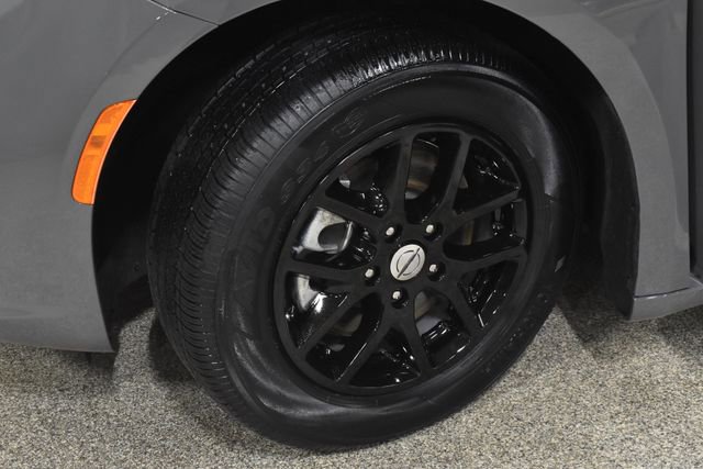 Certified 2025 Chrysler Pacifica Select image 11