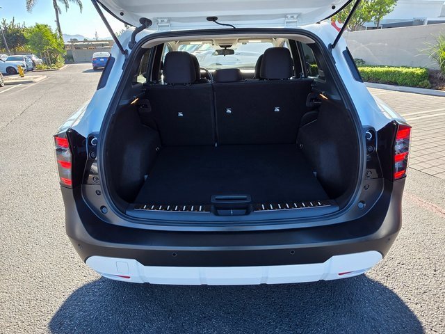 Used 2025 Nissan Kicks SV w/ Illumination Package image 14