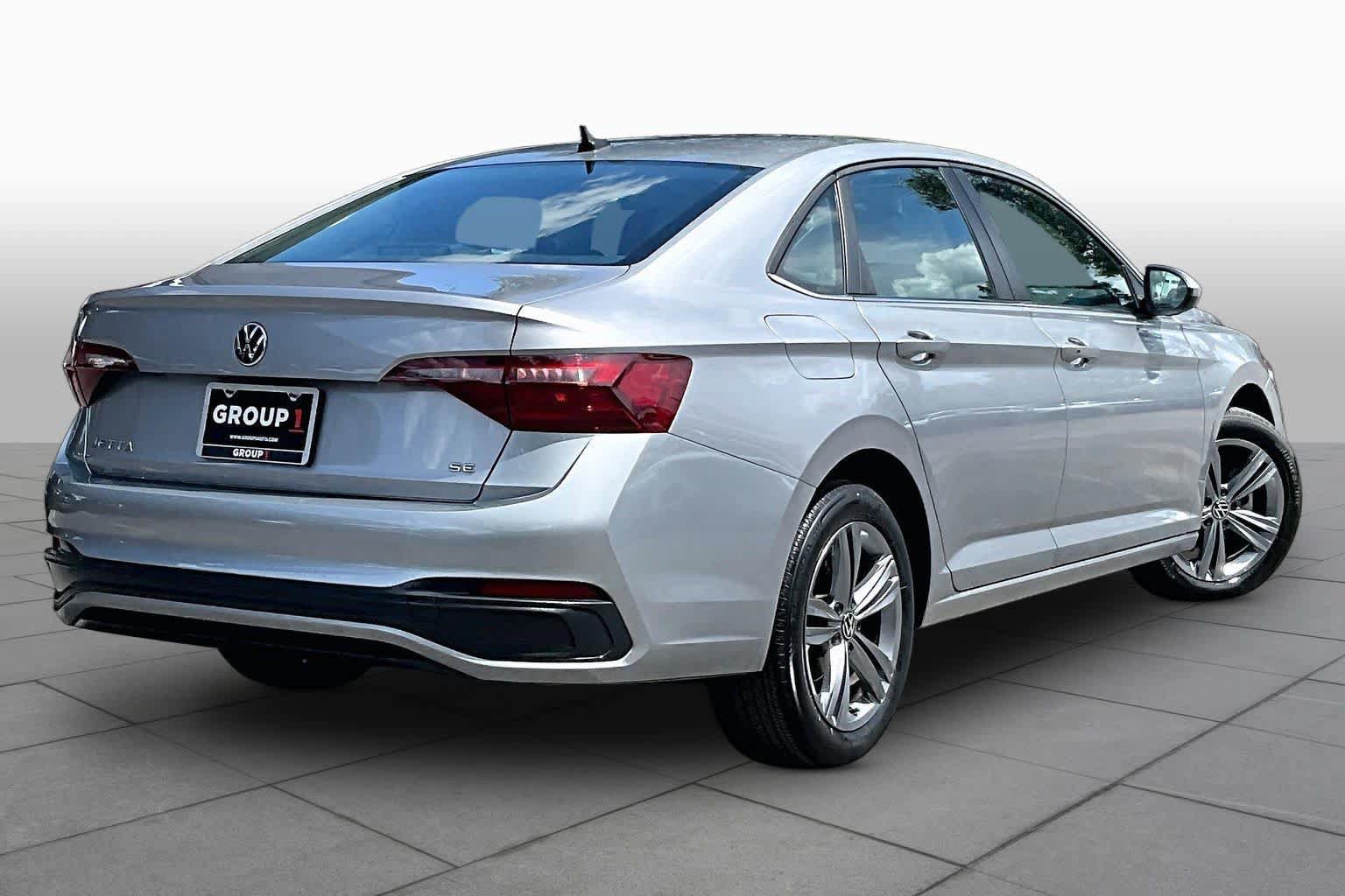 Used 2023 Volkswagen Jetta SE FWD image 13