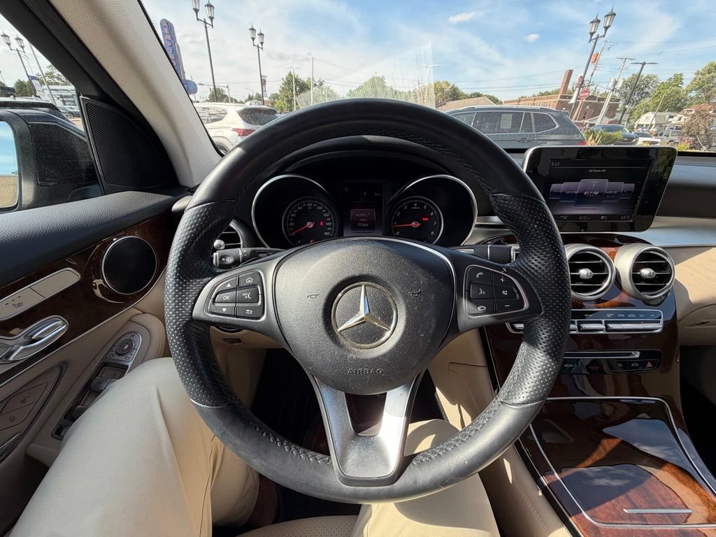 Used 2018 Mercedes-Benz GLC 300 4MATIC image 10