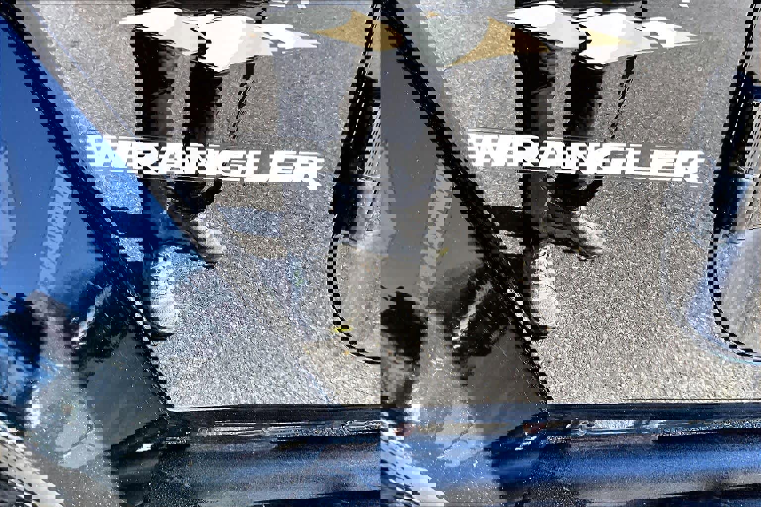 Used 2014 Jeep Wrangler Sahara w/ Dual Top Group image 10