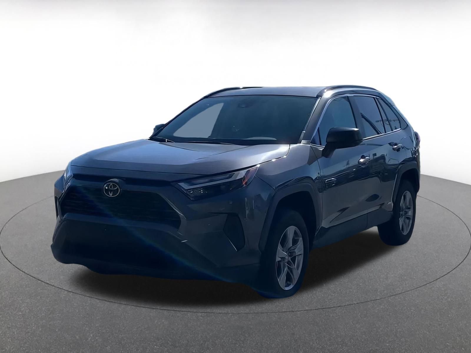 Used 2025 Toyota RAV4 LE image 7