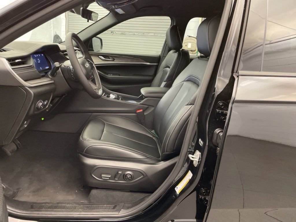 New 2026 Jeep Grand Cherokee Limited image 16