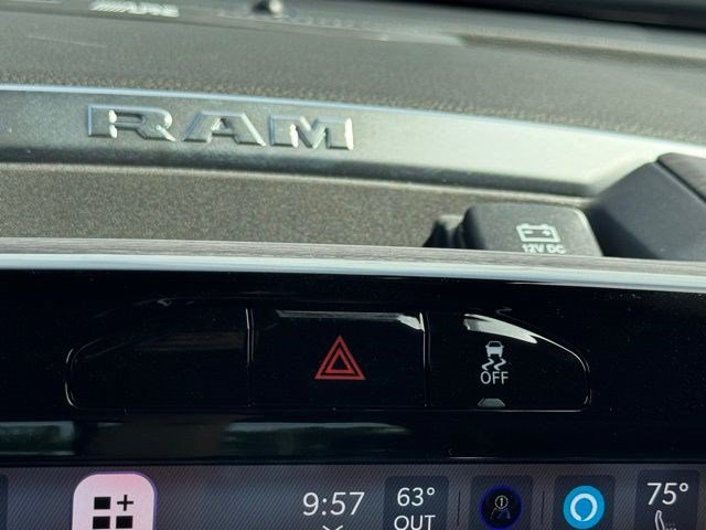 New 2026 RAM 2500 Laramie AWD/4WD image 19