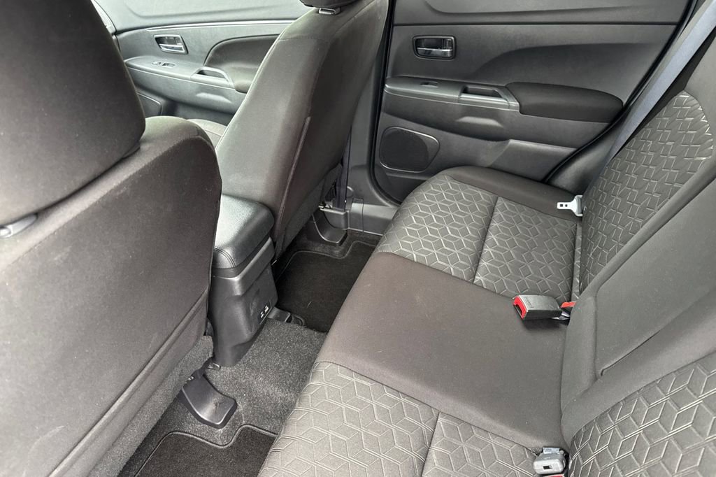 Used 2025 Mitsubishi Outlander Sport ES AWD/4WD image 12