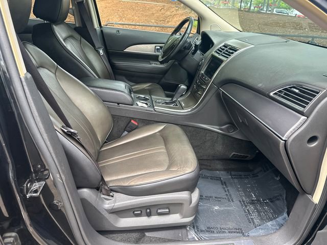Used 2013 Lincoln MKX FWD image 16
