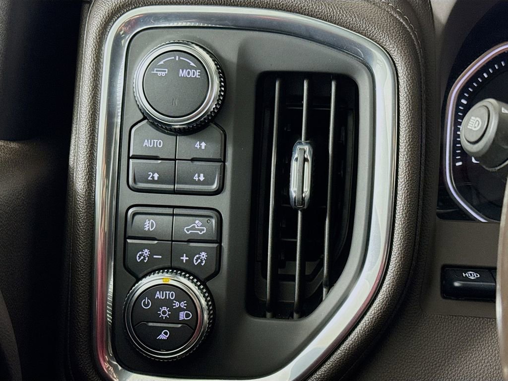Used 2023 GMC Sierra 3500 Denali w/ Denali Ultimate Package image 8