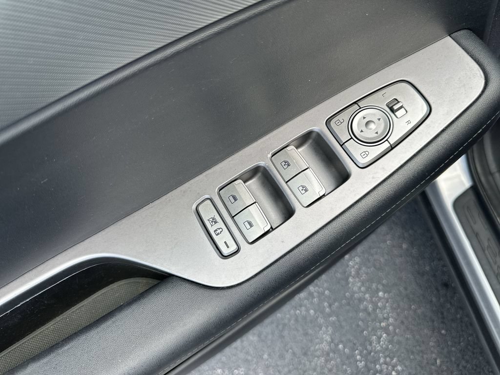 Used 2025 Hyundai Palisade SEL FWD image 19