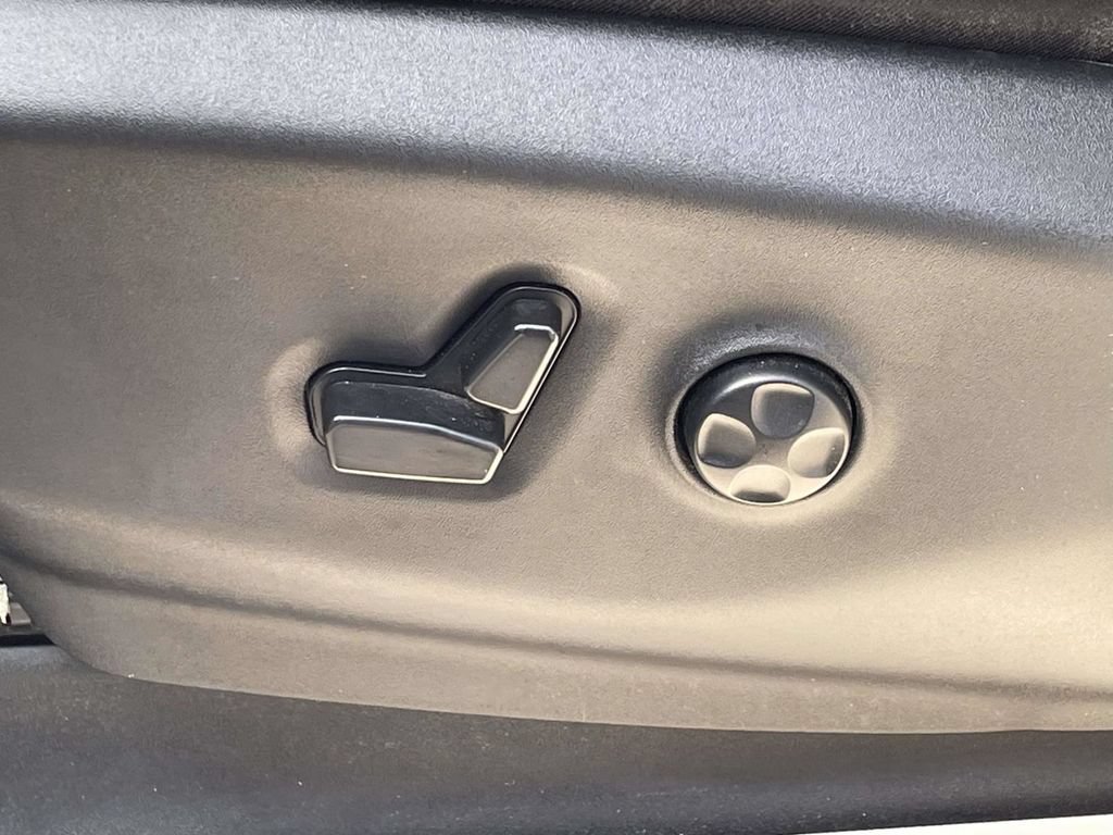 Certified 2024 Chrysler Pacifica Touring-L FWD image 26