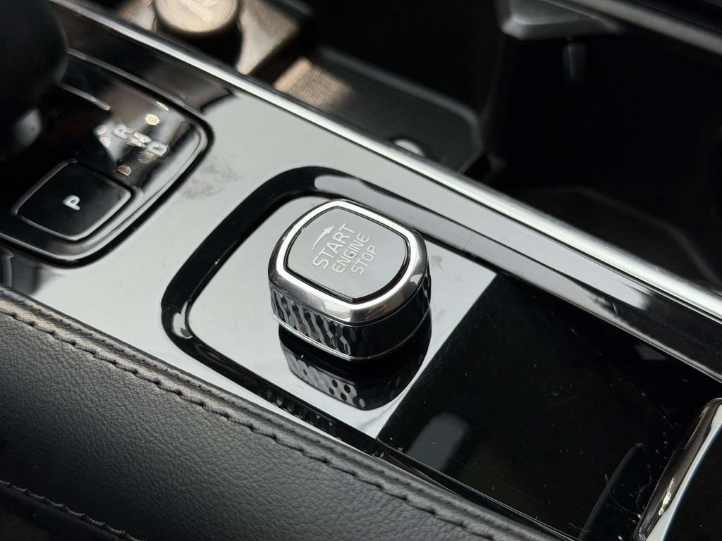 Used 2023 Volvo XC90 B6 Plus w/ Protection Package AWD/4WD image 8