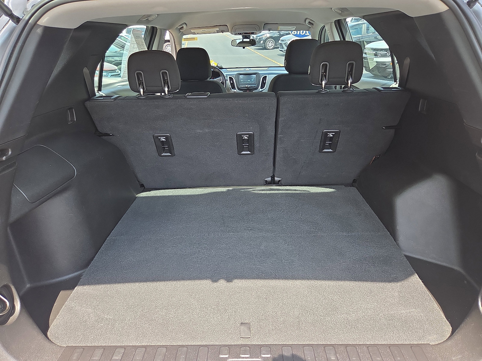 Used 2018 Chevrolet Equinox LS AWD/4WD image 30