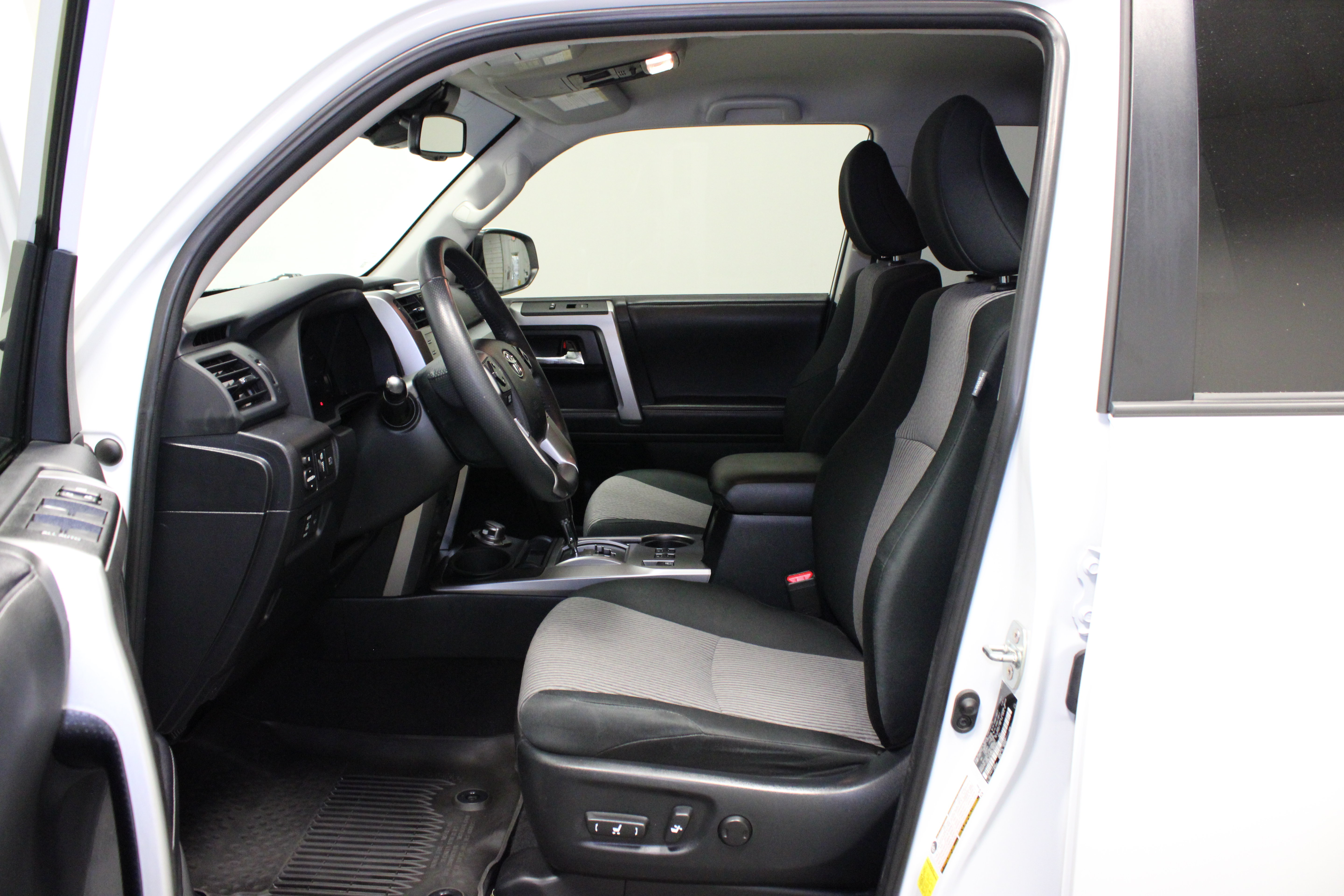 Used 2024 Toyota 4Runner SR5 AWD/4WD image 19