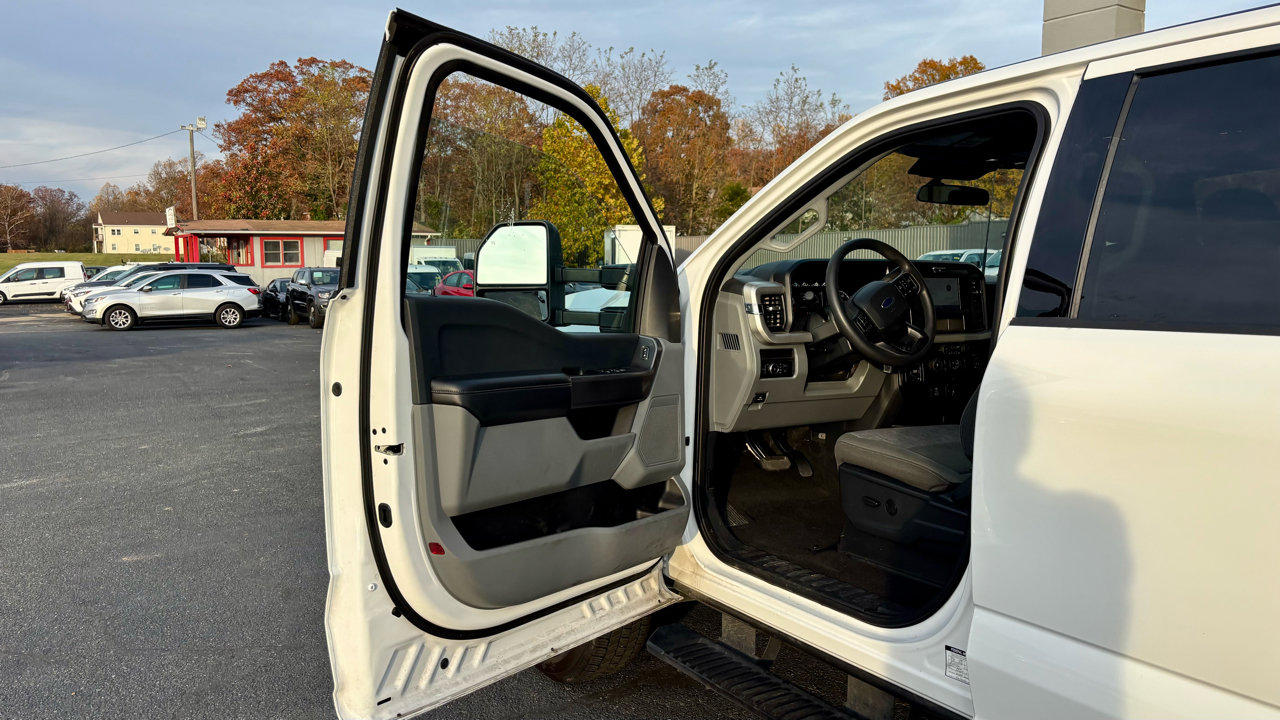 Used 2025 Ford F350 XLT image 14