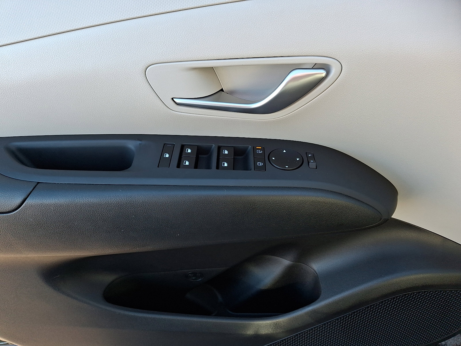 Certified 2025 Hyundai Tucson SE image 12