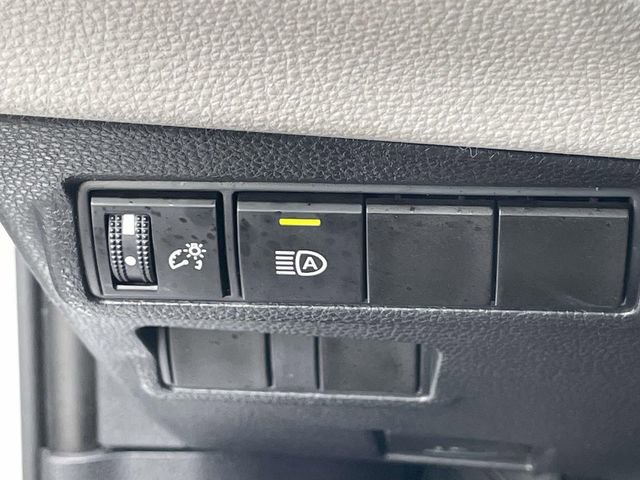 Used 2024 Toyota Corolla Cross L FWD image 30
