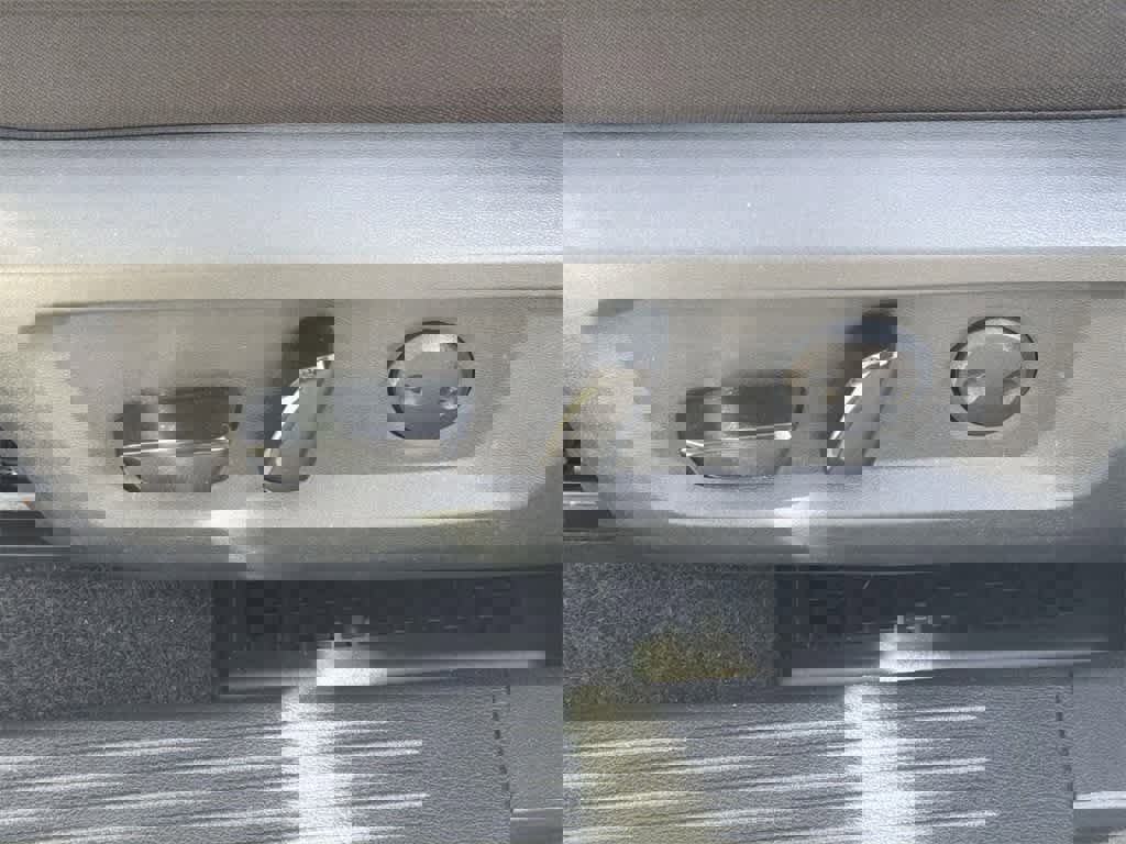 Used 2023 Nissan Rogue SV image 25