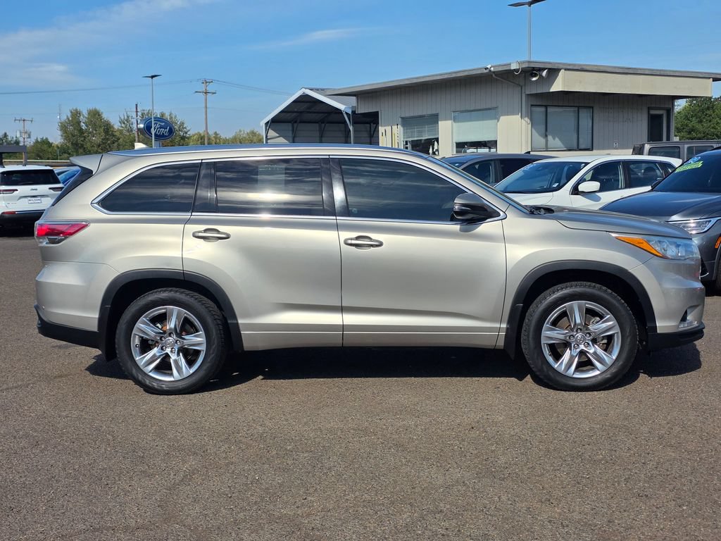 Used 2014 Toyota Highlander Limited AWD/4WD image 9