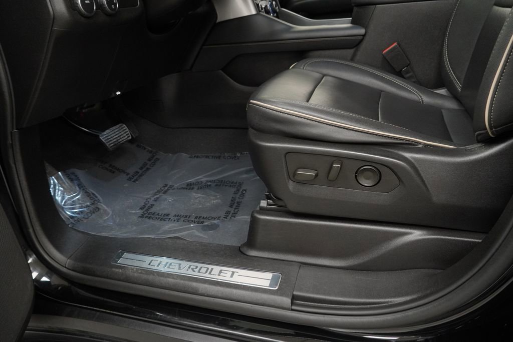 Used 2024 Chevrolet Suburban Premier image 42