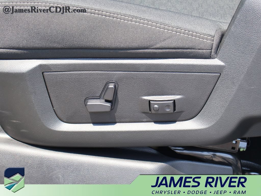 Used 2025 RAM 2500 Big Horn AWD/4WD image 16