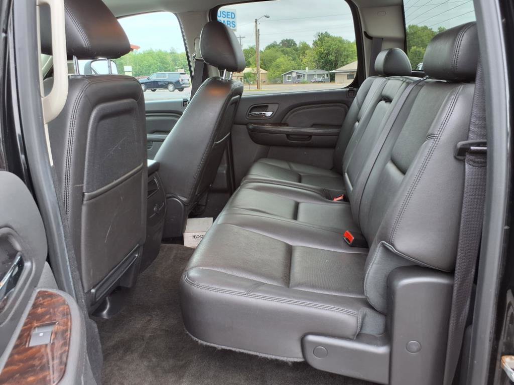 Used 2013 GMC Sierra 2500 Denali w/ Suspension Package, Off-Road image 14