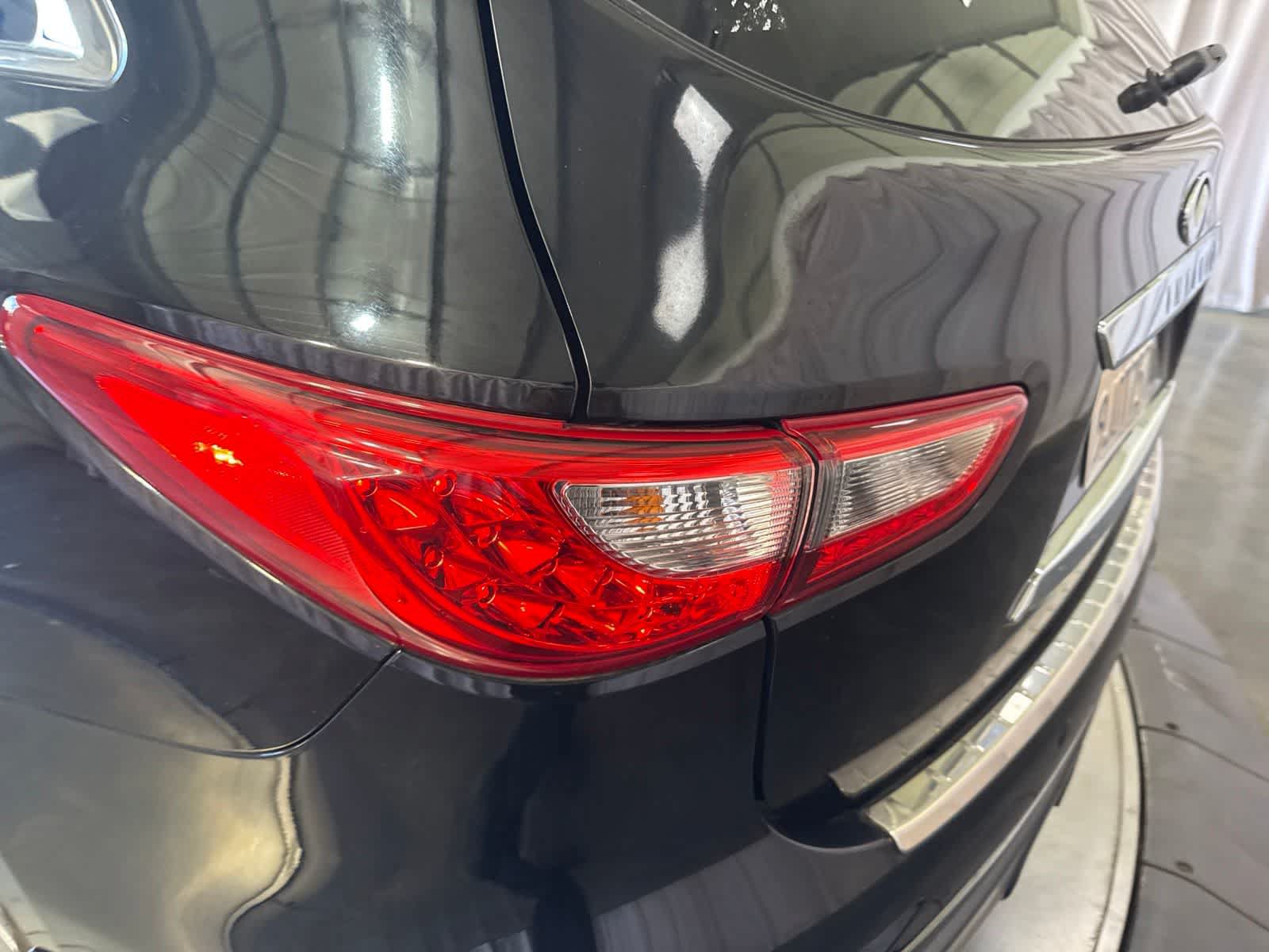 Used 2014 INFINITI QX60 Luxe w/ Deluxe Touring Package AWD/4WD image 13