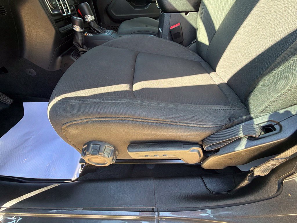 Used 2019 Jeep Wrangler Unlimited Sport S AWD/4WD image 12