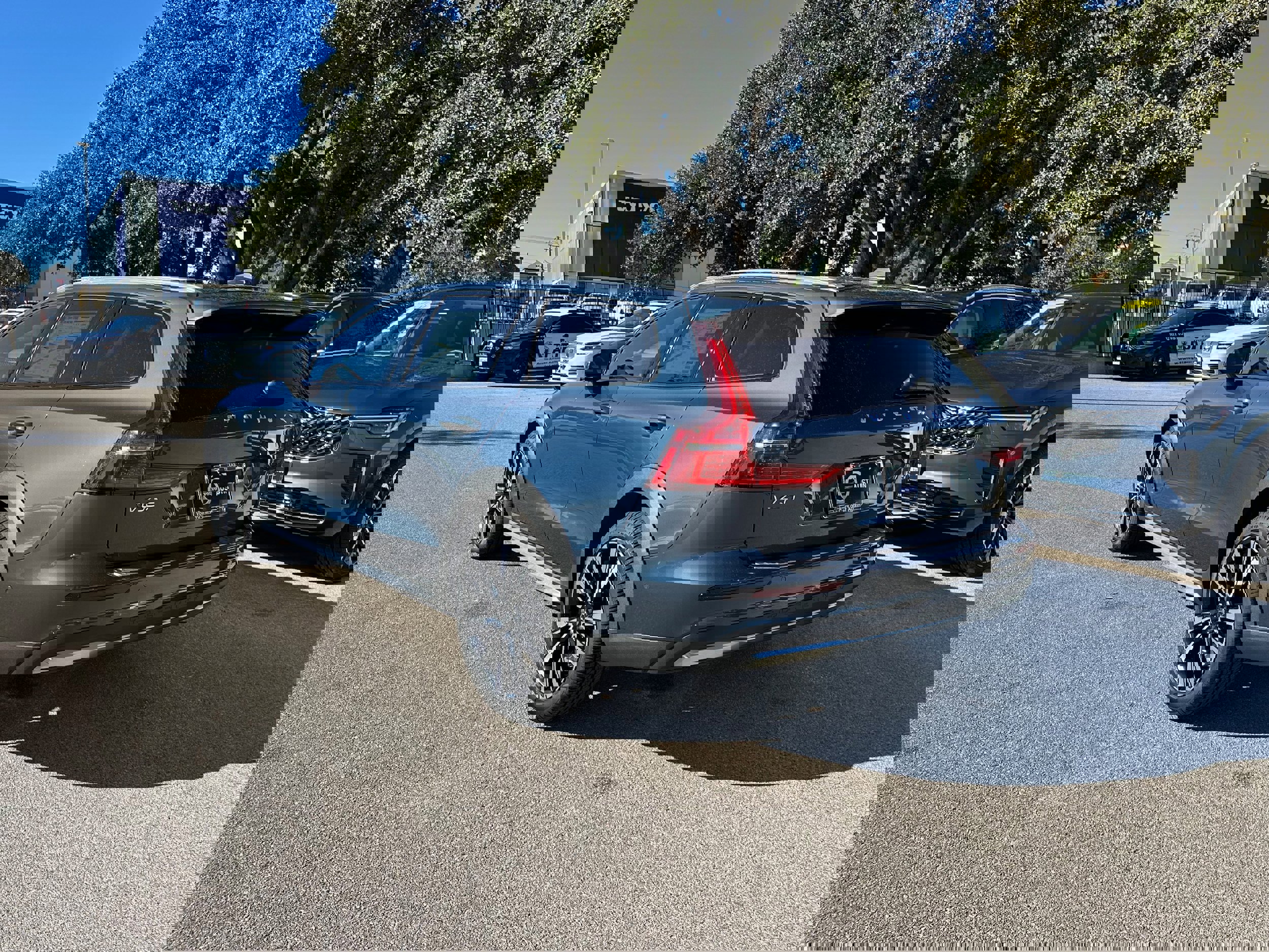 New 2026 Volvo V60 B5 Cross Country Ultra w/ Climate Package image 4