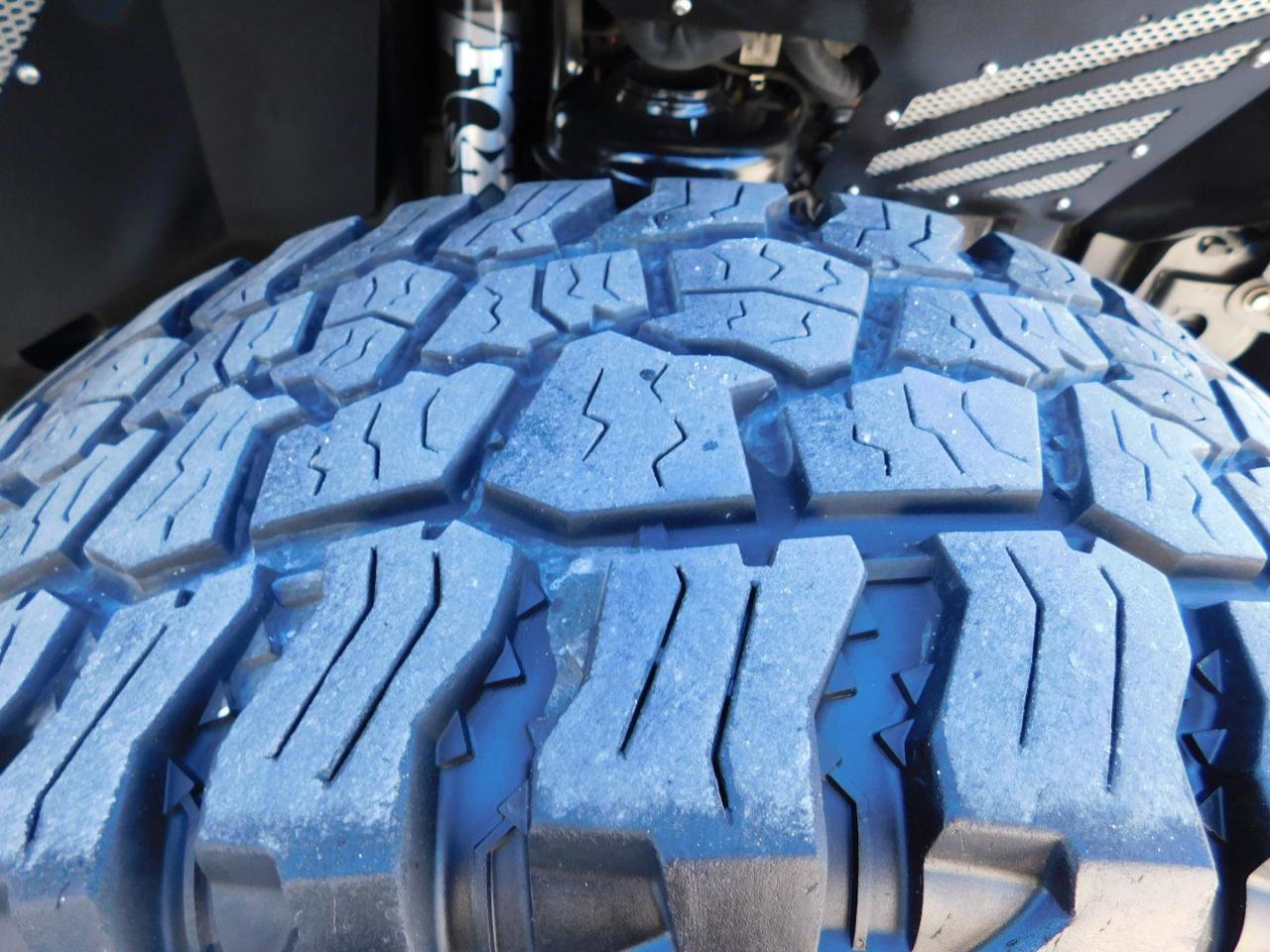 Used 2018 Jeep Wrangler Unlimited Sahara w/ Uconnect 4C Nav & Sound Group image 32