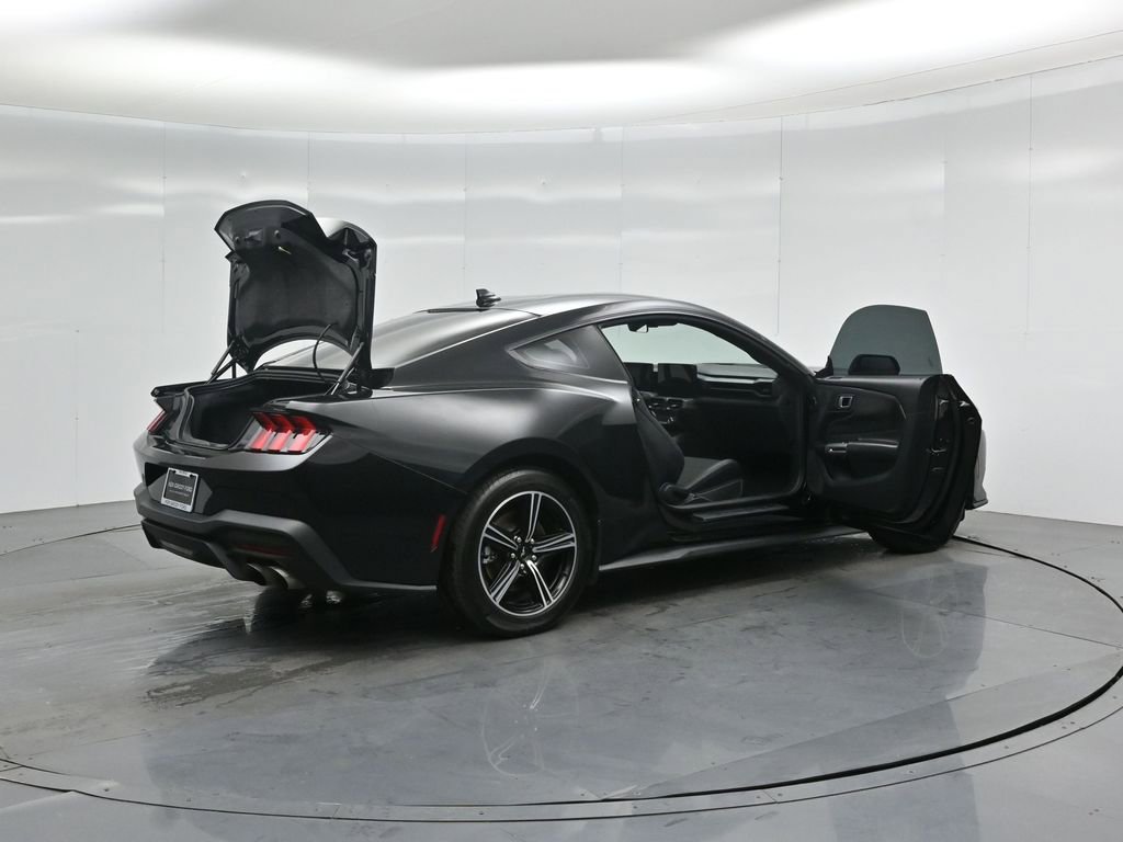 Certified 2024 Ford Mustang Coupe image 5