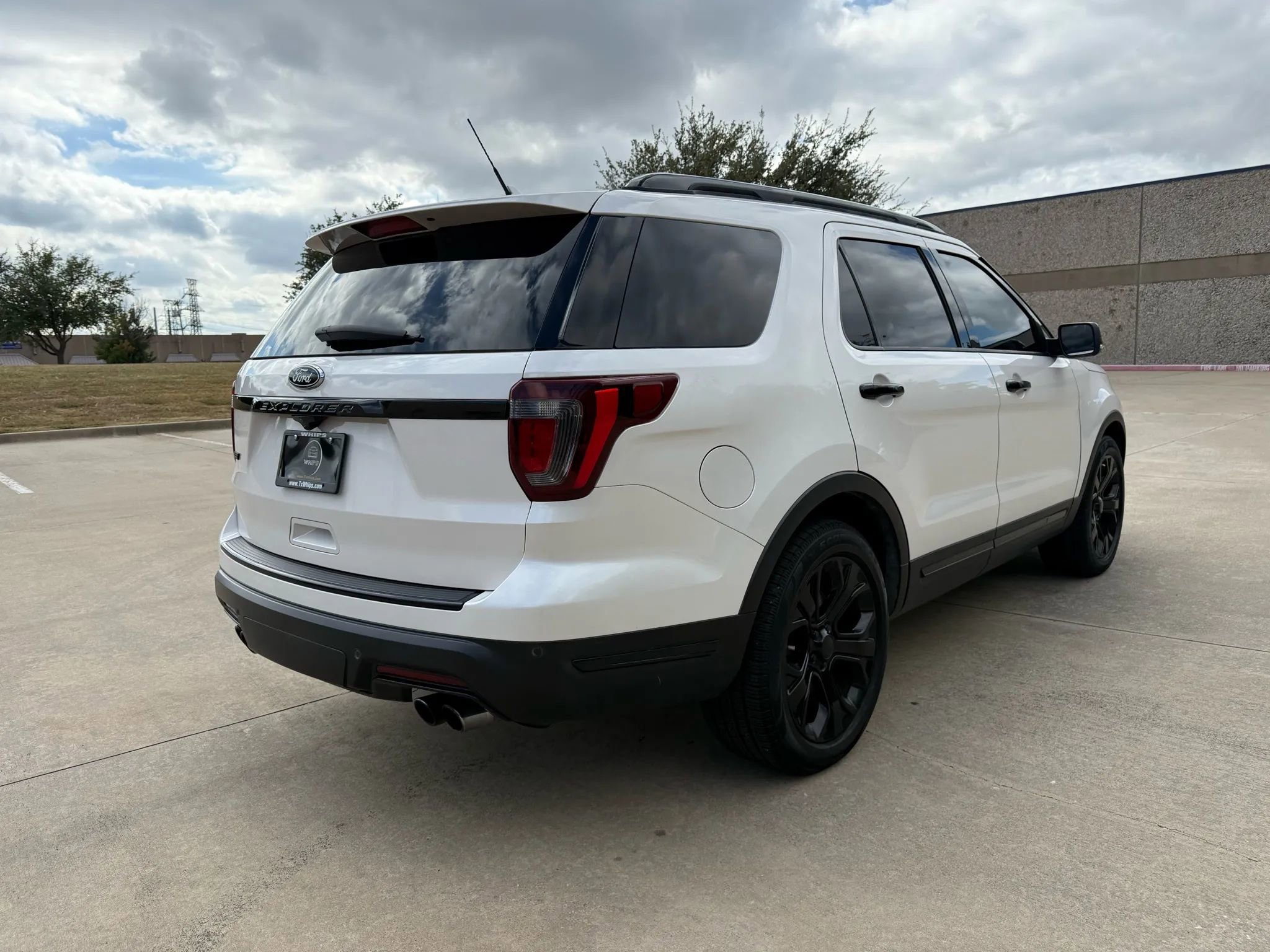 Used 2018 Ford Explorer Sport w/ Equipment Group 401A image 5