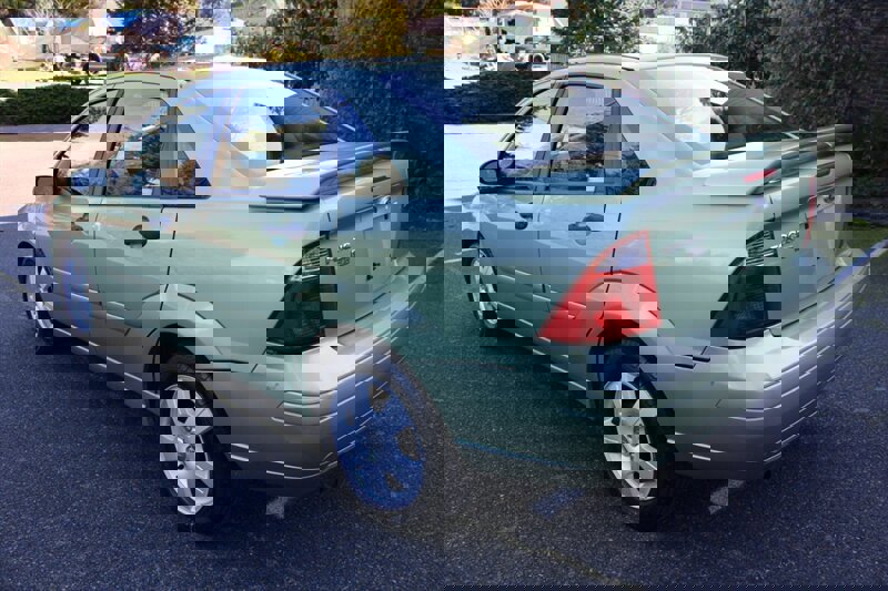 Used 2007 Ford Focus SES image 4