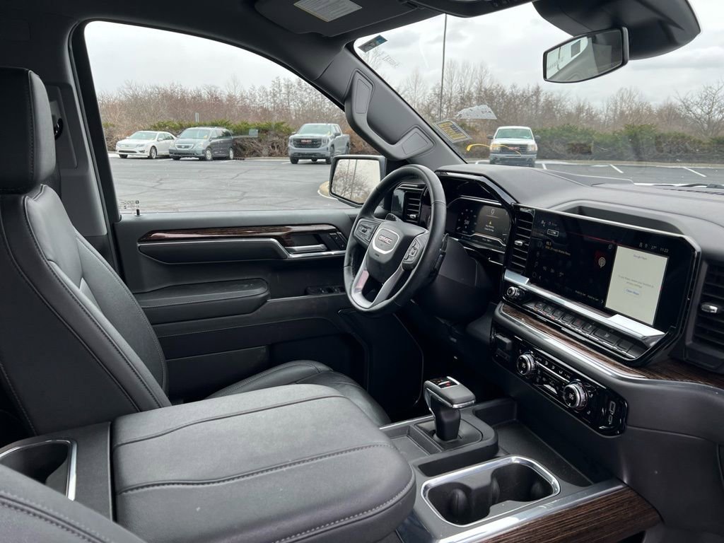 Used 2024 GMC Sierra 1500 Elevation w/ Elevation Premium Package image 9