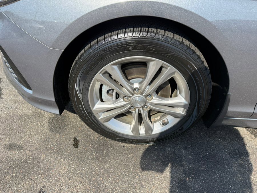 Used 2019 Hyundai Sonata SEL w/ Tech Package 02 FWD image 4