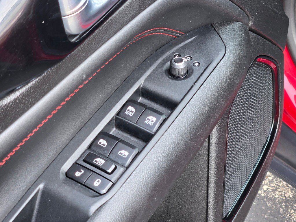 Used 2025 Jeep Compass Trailhawk AWD/4WD image 21