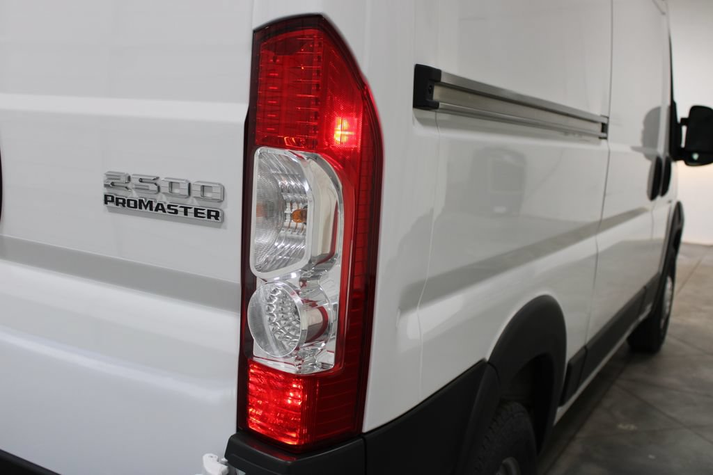 Used 2025 RAM ProMaster 2500 w/ Convenience Group FWD image 19