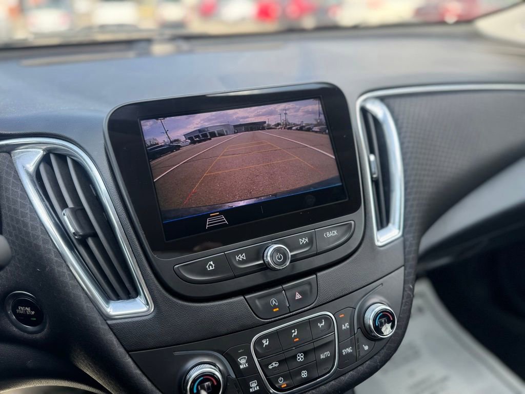 Used 2020 Chevrolet Malibu LT FWD image 32