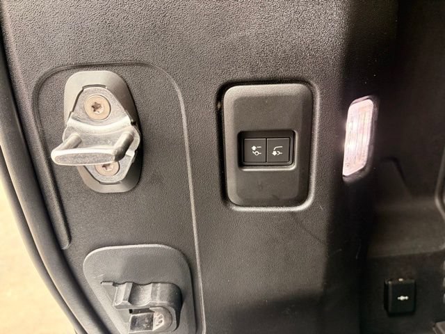 Used 2020 Land Rover Defender 110 SE AWD/4WD image 14