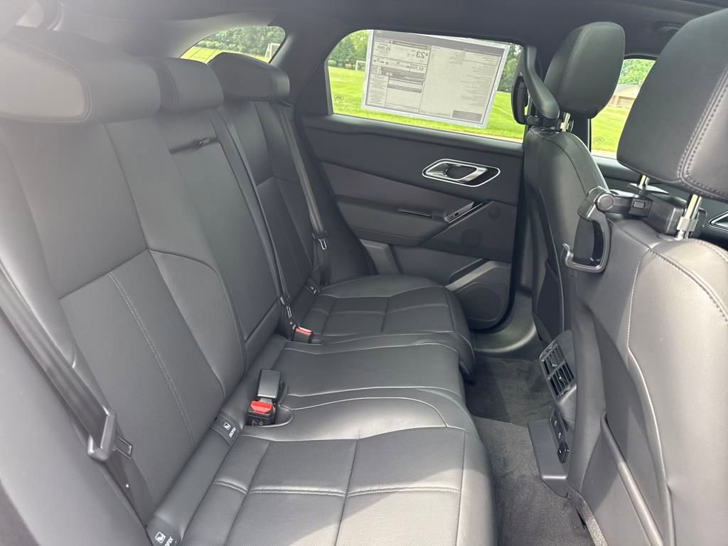 New 2026 Land Rover Range Rover Velar Dynamic SE image 18