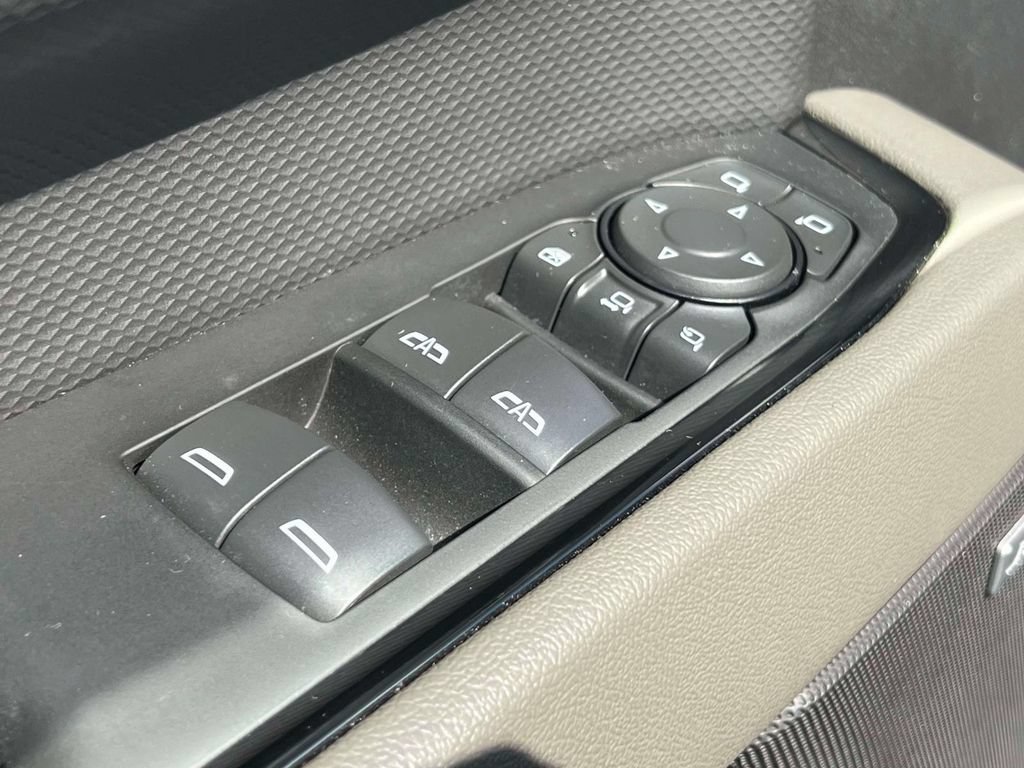 Used 2024 Chevrolet Silverado 2500 ZR2 w/ Technology Package AWD/4WD image 19