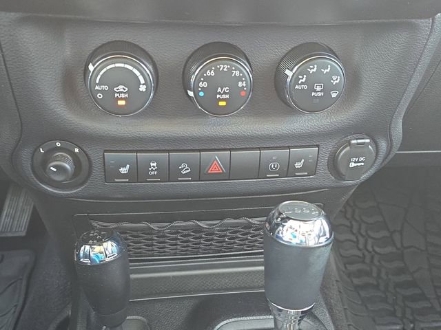 Used 2015 Jeep Wrangler Unlimited Rubicon w/ Connectivity Group AWD/4WD image 23