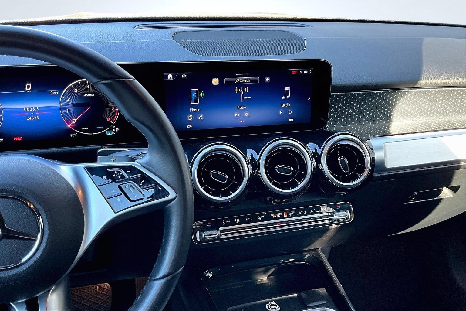 Used 2025 Mercedes-Benz GLB 250 image 11
