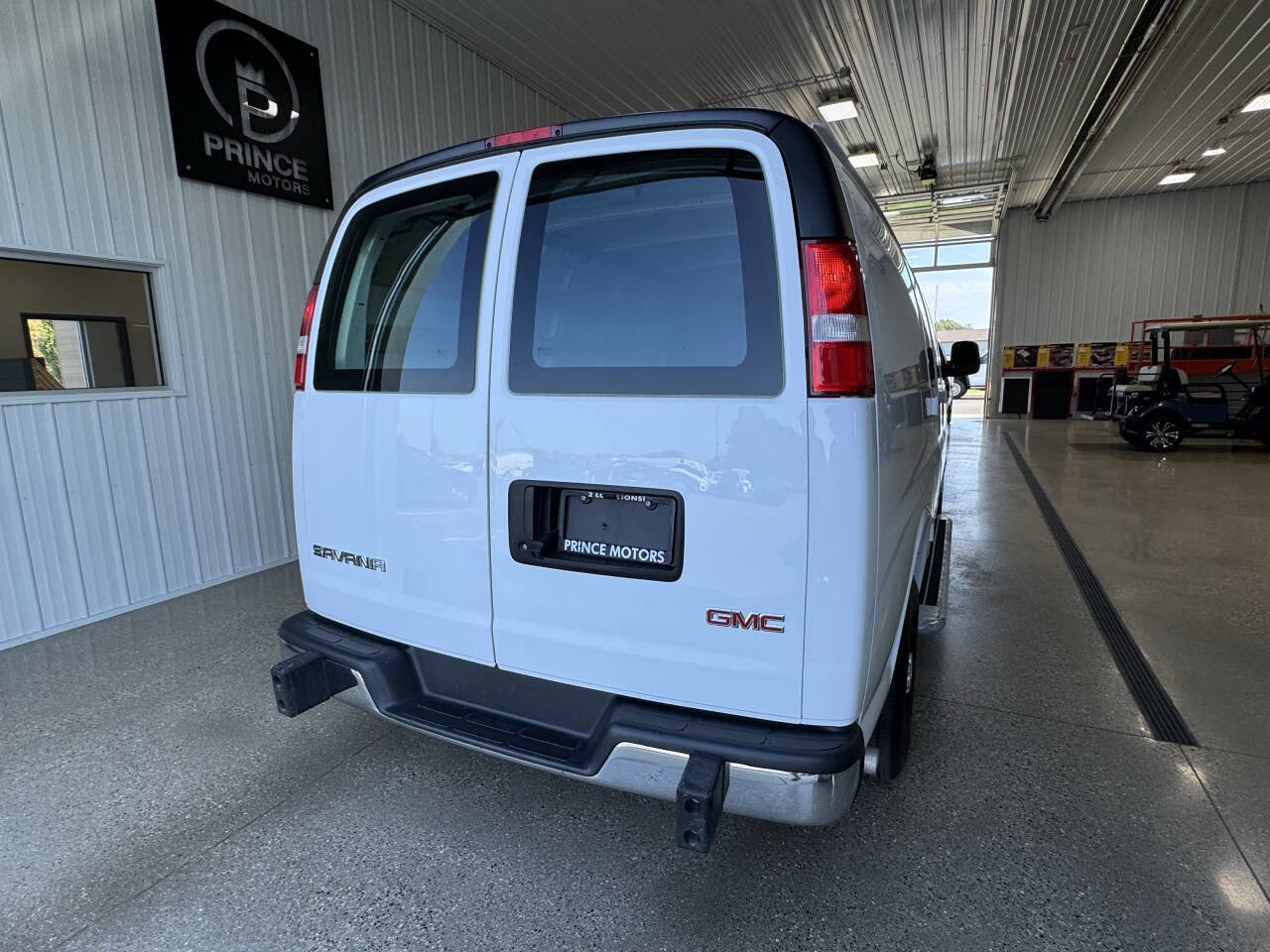 Used 2023 GMC Savana 2500 w/ Driver Convenience Package image 8