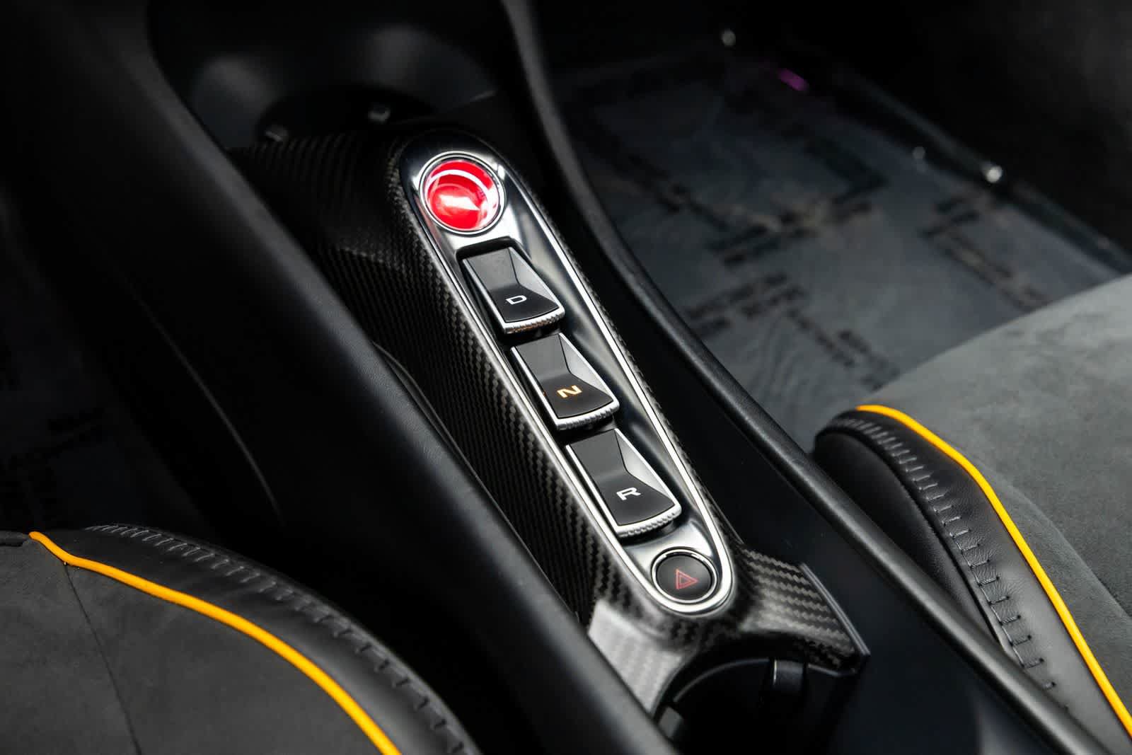 Used 2023 McLaren Artura RWD image 14