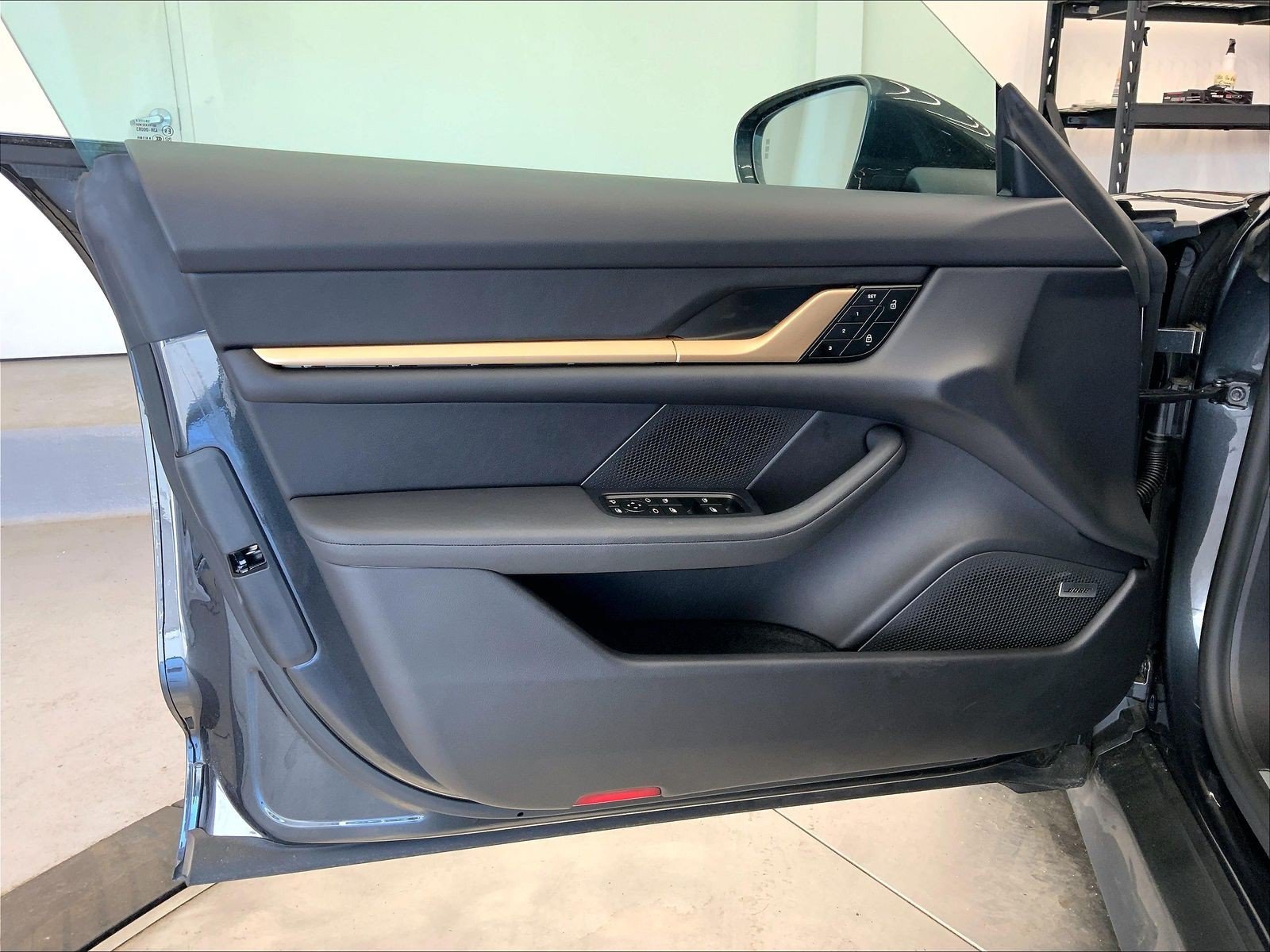 Used 2025 Porsche Taycan 4S AWD/4WD image 27