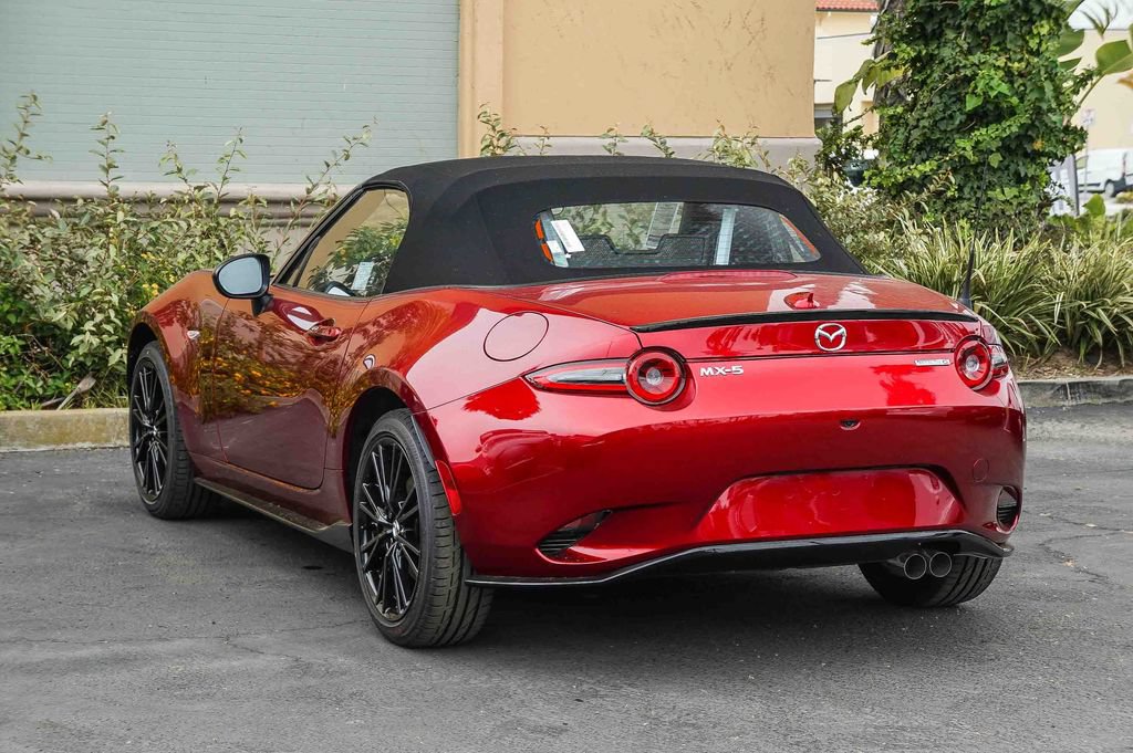 New 2026 MAZDA MX-5 Miata Club w/ Appearance Package RWD image 6